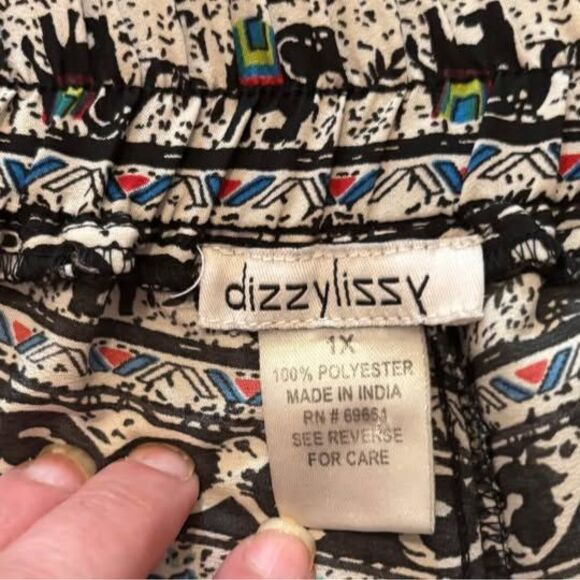 Dizzy Lizzy plus size 1X lightweight polyester shorts with elephant design - Picture 3 of 4